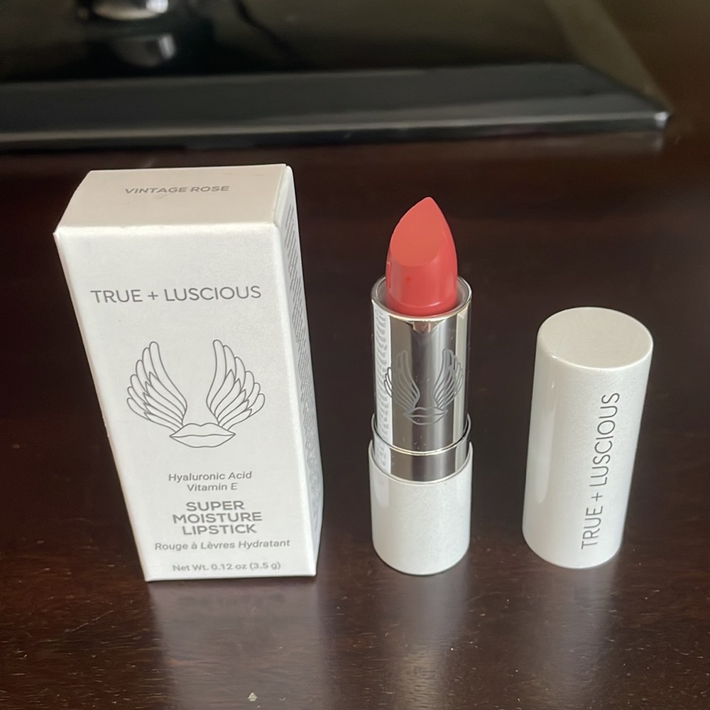 NEW True + Luscious Super Moisture Lipstick
